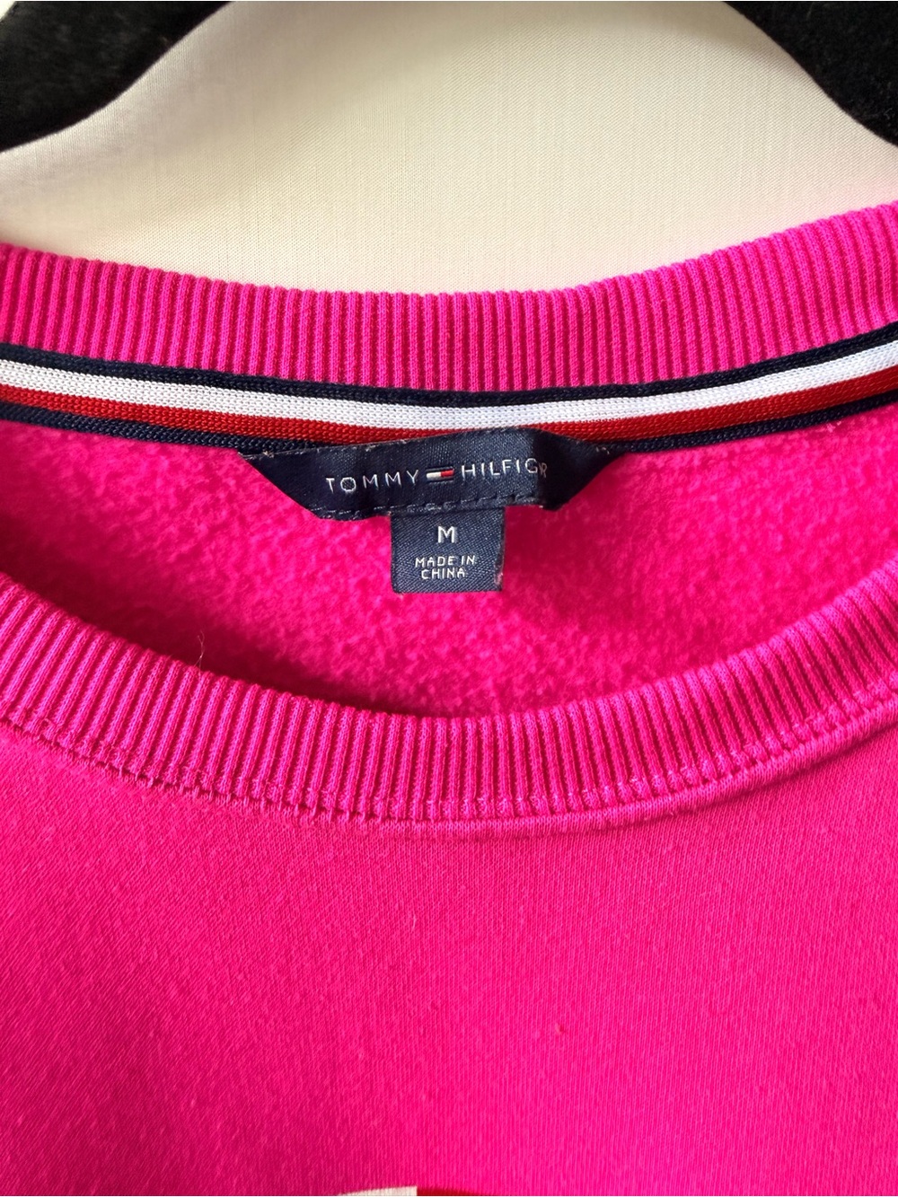 Tommy Hilfiger Bright Pink Crewneck Sweater i